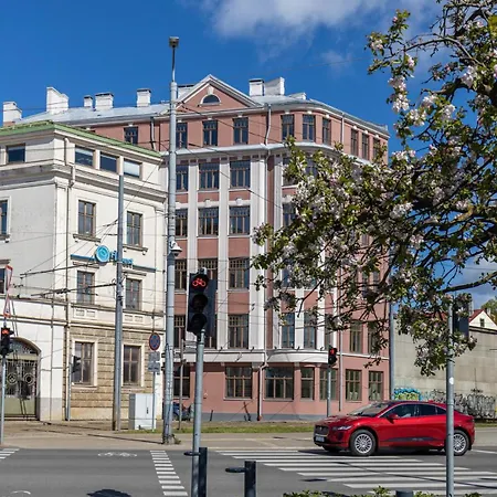 Bright & Cozy Overlooking The River Appartement *