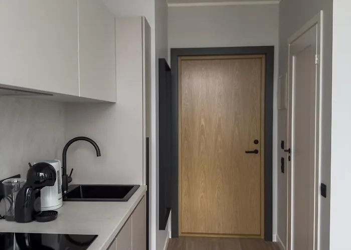 Apartment Bright & Cozy Overlooking The River