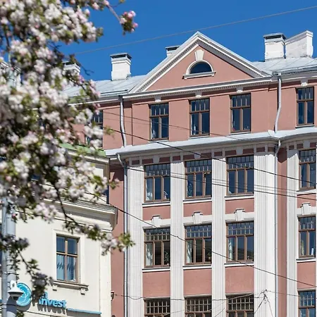 Apartment Bright & Cozy Overlooking The River Riga