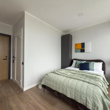 Bright & Cozy Overlooking The River * Ryga